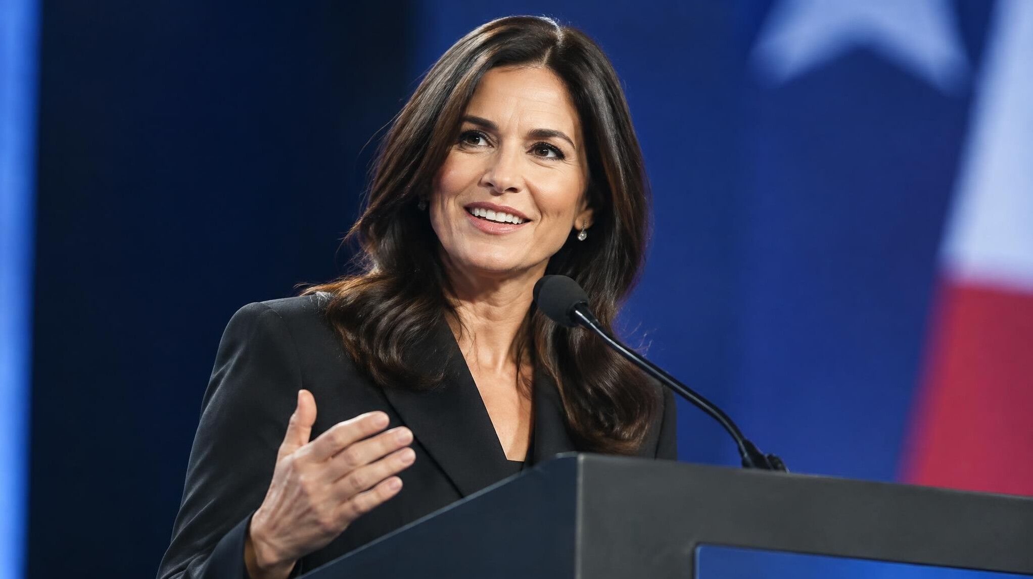 celebrity speaking at event